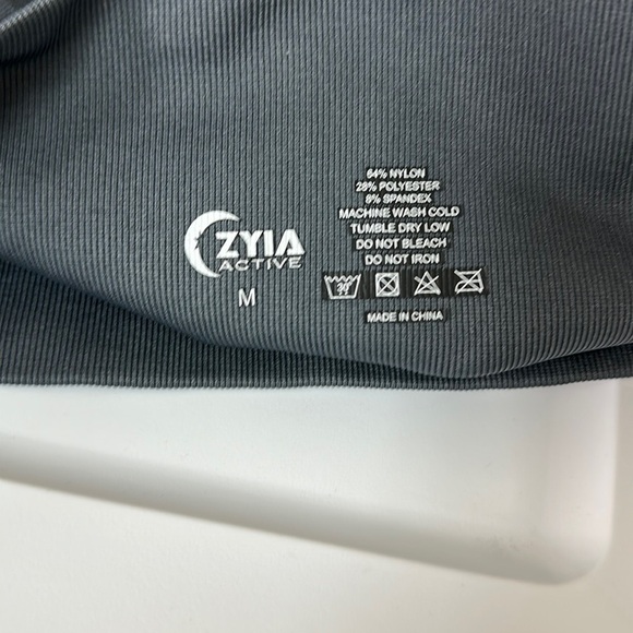 Zyia Gray Camo Performance Legging Medium - Picture 8 of 9